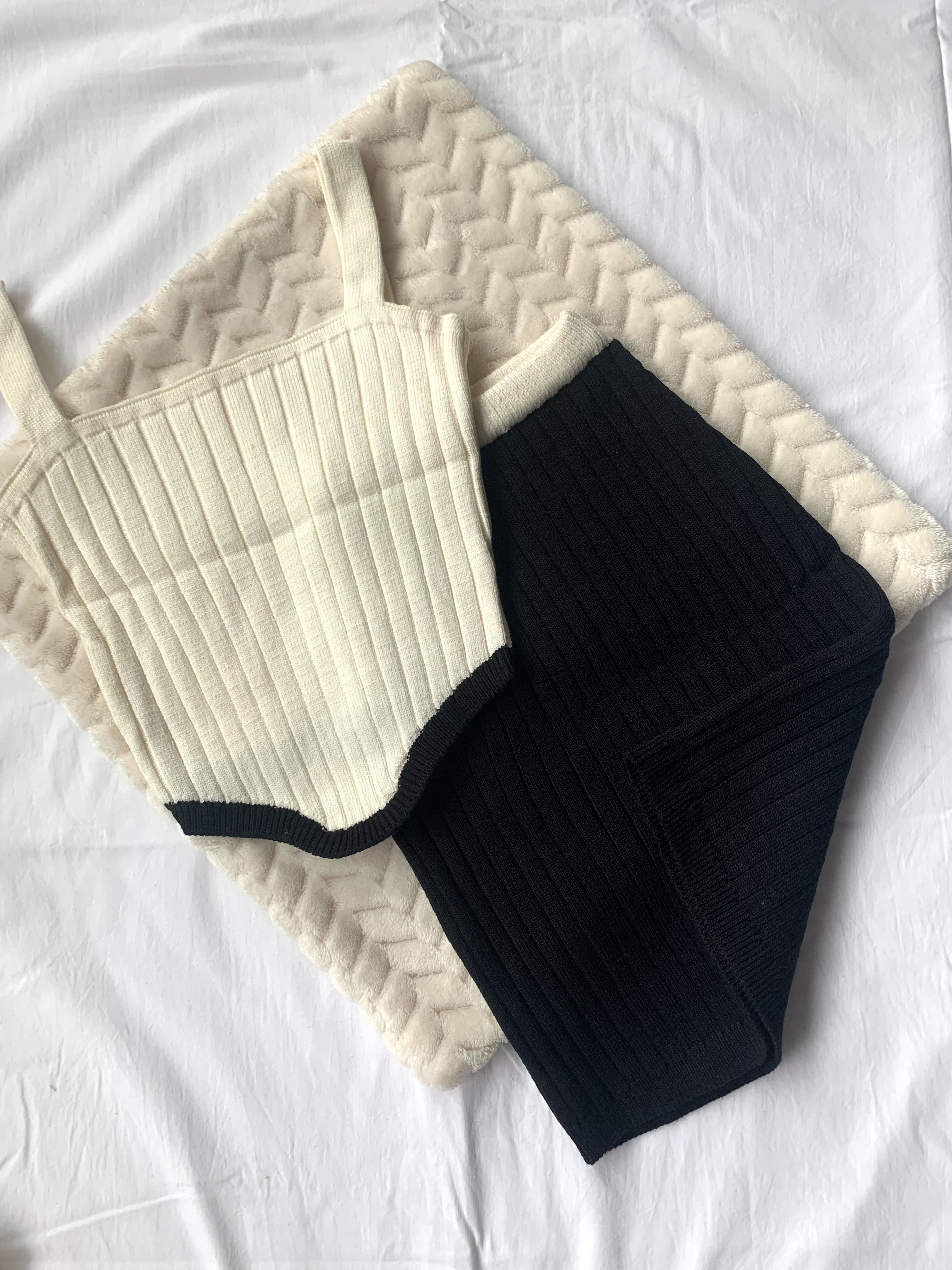 CONJUNTO CANELADO🤍🖤