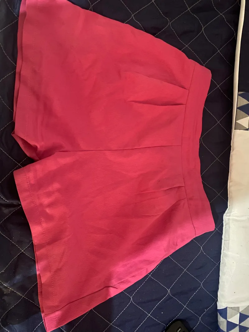 Short alfaiataria rosa